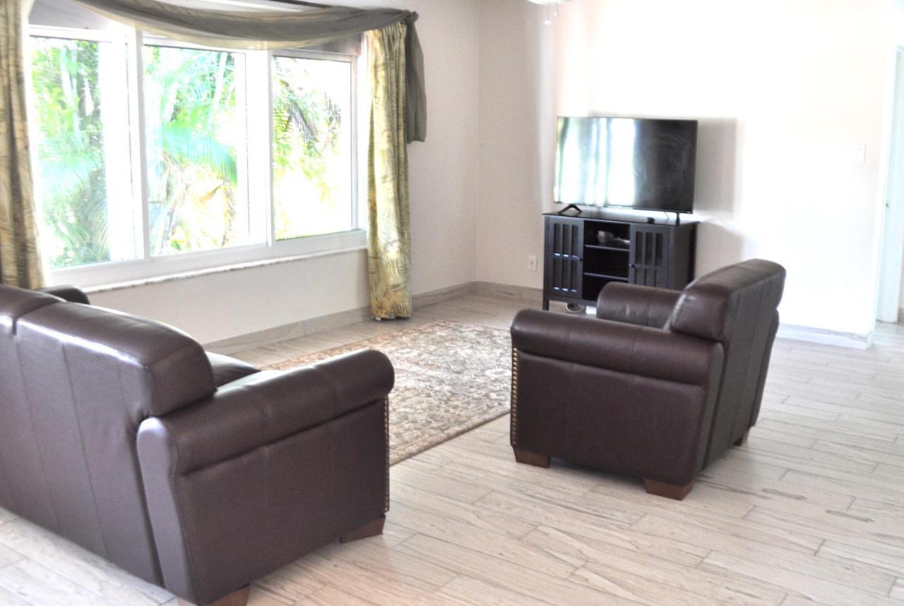 Lovely 3-Bd, Walk To Bars, 9 Min Drive From Beach! Heated Pool. Fort Lauderdale Buitenkant foto